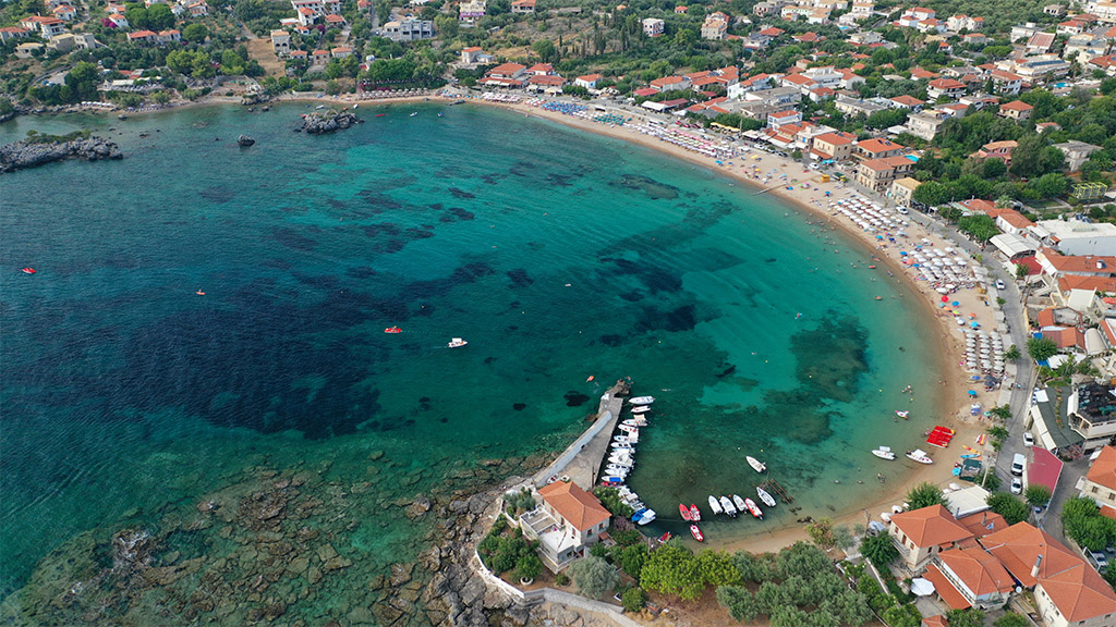 Fitnessurlaub in Griechenland - Fitnessreisen für Reiseathleten - Stoupa Strand Luftsicht