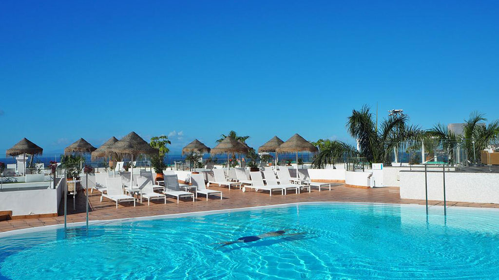 Flamingo Beach Mate - Hotel pool - Fitness vacation Tenerife as a Travelling Athlete