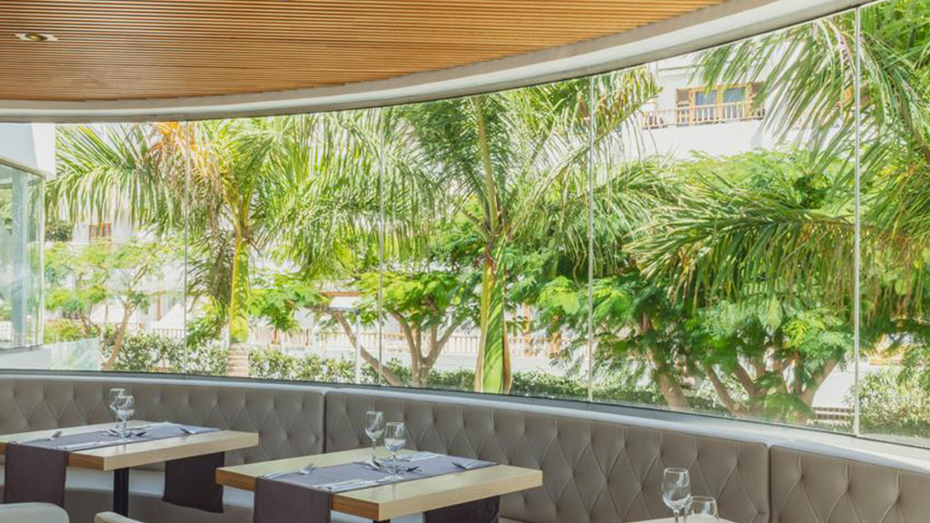 Flamingo Beach Mate - Restaurant Hotel - Fitness Vacation Tenerife as a Travelling Athlete
