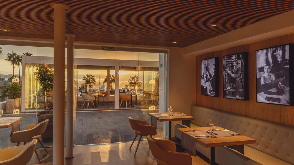 Flamingo Beach Mate - Restaurant Hotel - Fitness Vacation Tenerife as a Travelling Athlete
