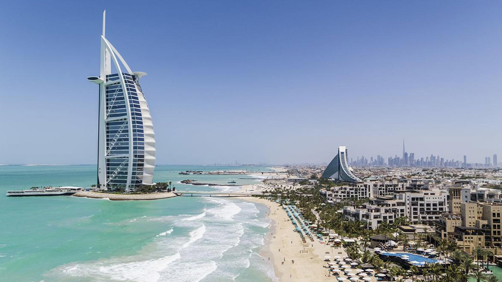 Jumeirah Beach Hotel &amp; Burj Al Arab - Luxury Bootcamp Dubai - Fitness Travel for Travelling Athletes