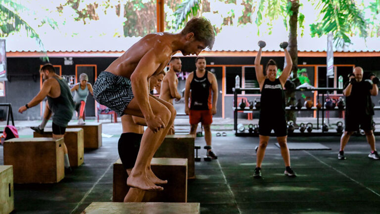 Tiger-Muay-Thai-Fitness-Camp-and-Cocoville-Resort-Phuket-HIIT-Endurance-Crosstraining-Muay-Thai-Training-Group-Class-Coaching-Fitness-Holidays-Thailand-Fitness-Holidays-Phuket-Fitness-Holiday-for-Travelling-Athletes-Fitnessurlaub-fuer-Reiseathleten