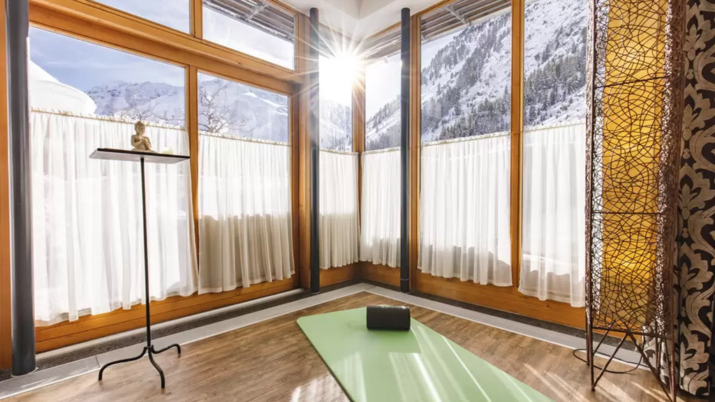 Yoga - Wochenprogramm - Hotel Vier Jahreszeiten - Pitztal - Fitnessurlaub Reiseathleten - Fitnessreise Österreich