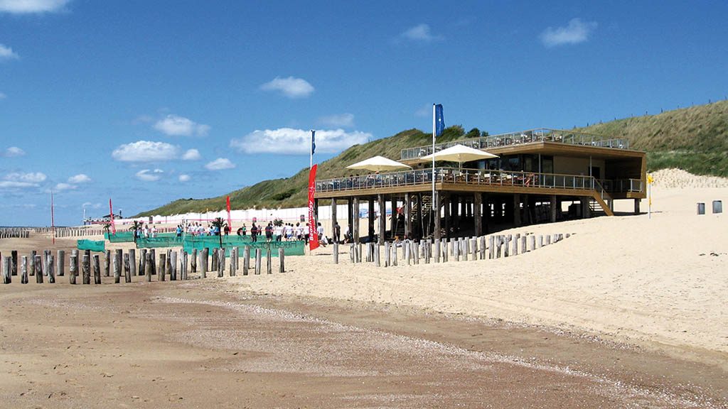 Beachclub - Beach Hotel Zuiderduin in Holland - Fitness Travel Packages Holland - Fitness Vacation for Travelling Athletes