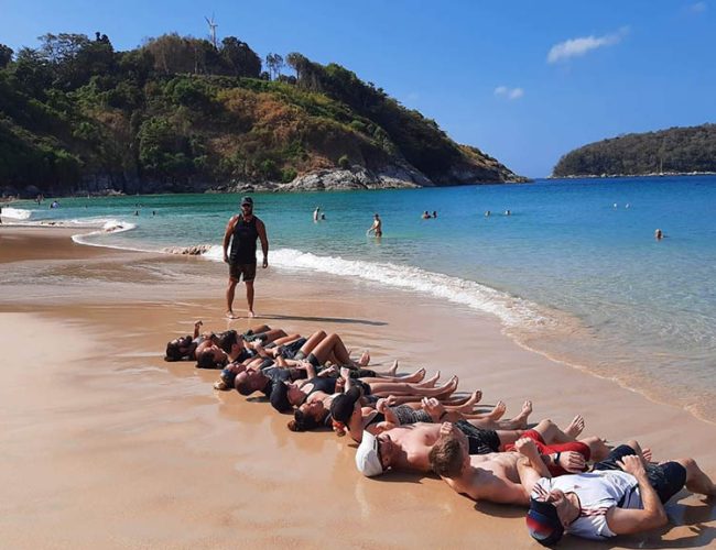 Beach Workout-Titan Fitness Camp Phuket Thailand-Fitnessurlaub Phuket-Fitnessreisen in Thailand für Reiseathleten