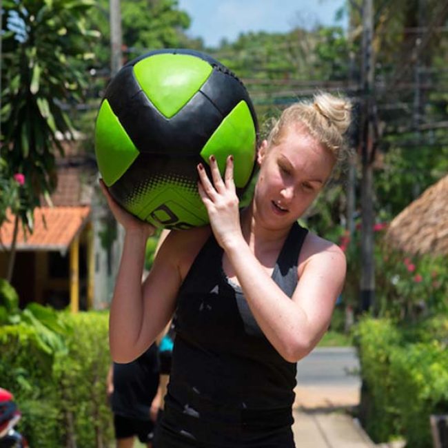 PhuketFit-Fitnessurlaub Phuket-Fitness Holiday Thailand-Outdoor Training-HIIT-Crosstraining-Workout-Fitnesskurs-Gruppenkurs-Community-Fitnessurlaub fuer Reiseathleten