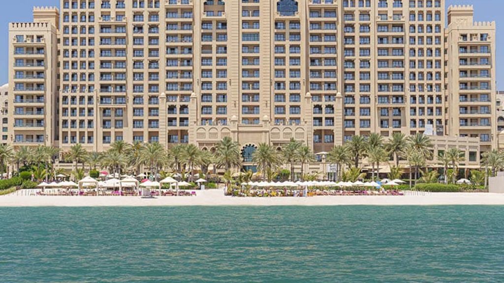 Fairmont The Palm_Dubai with Travelling Athletes _Exterior - Beach - Vertical - Fitness Holiday Dubai - Fitness Holiday Dubai