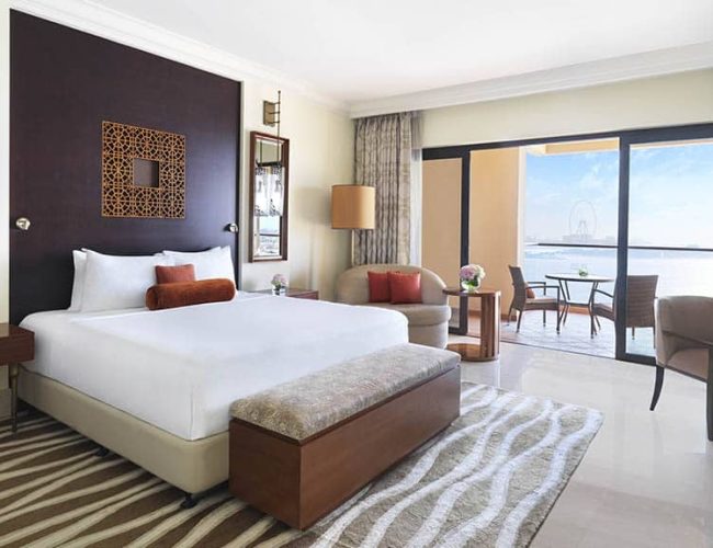 Fairmont The Palm_Dubai with Travelling Athletes _Fairmont Gold One Bed Suite Bedroom - Fitness Holiday Dubai - Fitness Holiday Dubai
