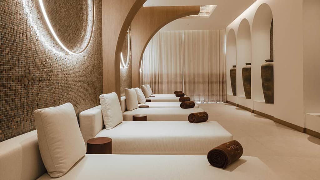 Fairmont The Palm_Dubai with Travelling Athletes _relaxation room - Fitness Holiday Dubai - Fitness Holiday Dubai