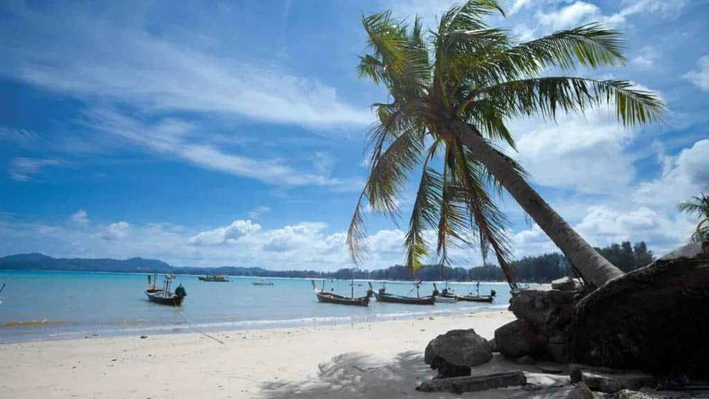 Traumhaftes-Saii-Laguna-Resort-meets-Bangtao-Muay-Thai-MMA-Fitness-Camp-in-Phuket-Trainiere-mit-den-Hickmann-Brothers-Meer-Lagune-Community-Beach-View-Sandstrand-Coaching-Training-Fitnessurlaub-Phuket-Thailand-Fitness-Holidays-Phuket-Thailand-Fitness-Vacation-Phuket-Thailand-Fitnessurlaub-fuer-Reiseathleten