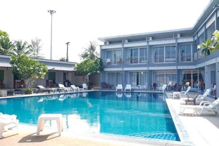 Bangtao-Muay-Thai-MMA-Fitness-Camp-in-Phuket-Trainiere-mit-den-Hickmann-Brothers-Meer-Lagune-meet-the-team-Community-Camp-Unterkunft-Pool-Training-George-Hickmann-Fitnessurlaub-Phuket-Thailand-Fitness-Holidays-Phuket-Thailand-Fitness-Vacation-Phuket-Thailand-Fitnessurlaub-fuer-Reiseathleten