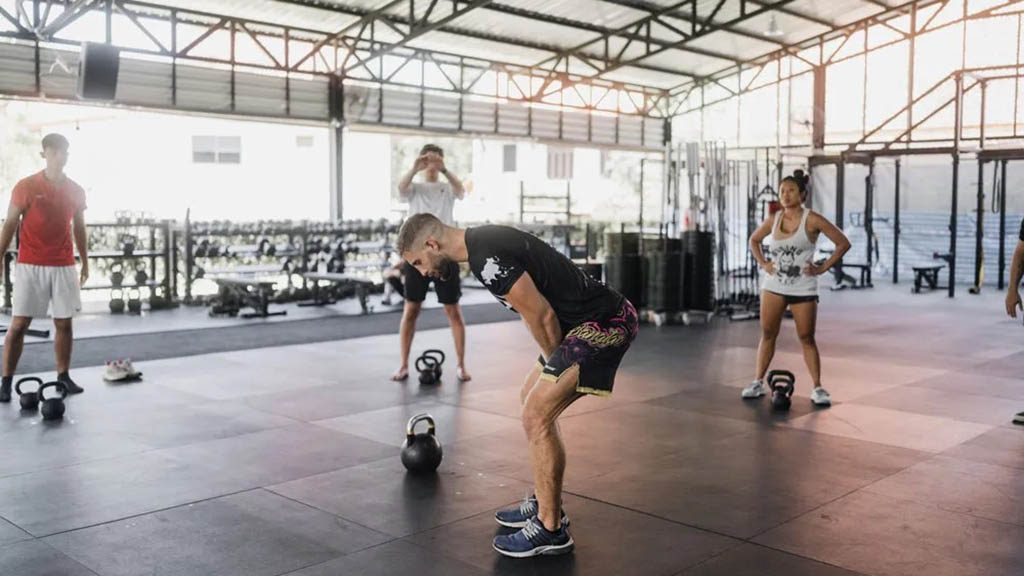 Traumhaftes-Saii-Laguna-Resort-meets-Bangtao-Muay-Thai-MMA-Fitness-Camp-in-Phuket-Trainiere-mit-den-Hickmann-Brothers-Meer-Lagune-Pads-Training-meet-the-team-Community-Kettlebell-Training-George-Hickmann-Fitnessurlaub-Phuket-Thailand-Fitness-Holidays-Phuket-Thailand-Fitness-Vacation-Phuket-Thailand-Fitnessurlaub-fuer-Reiseathleten