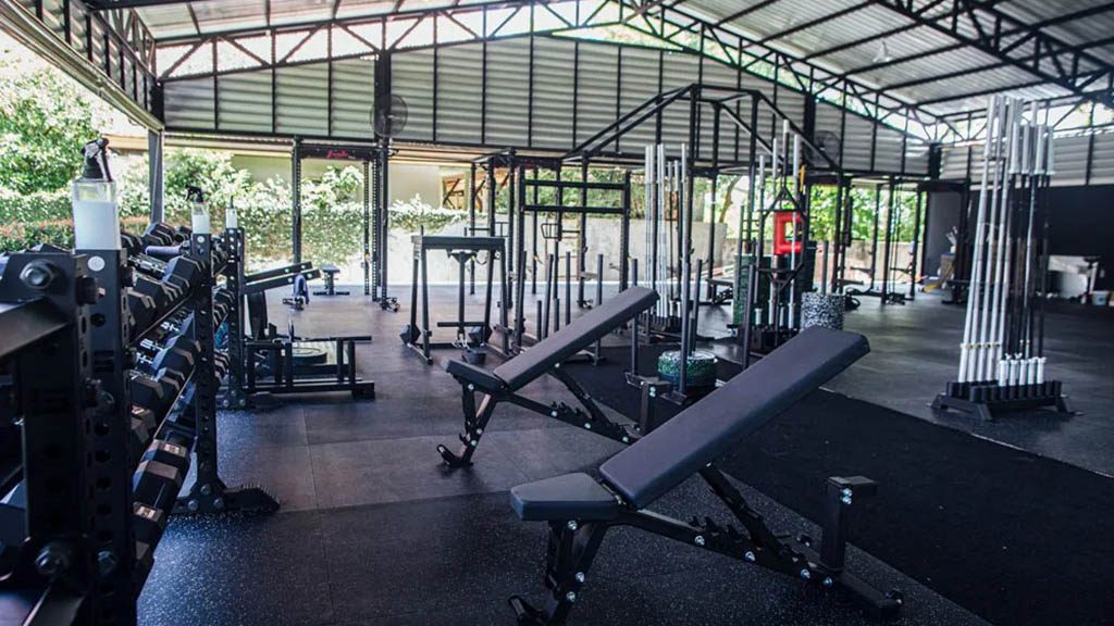 Traumhaftes-Saii-Laguna-Resort-Bangtao-Muay-Thai-MMA-Fitness-Camp-in-Phuket-Trainiere-mit-den-Hickmann-Brothers-Meer-Lagune-Weights-Gym-Fitnessurlaub-Phuket-Thailand-Fitness-Holidays-Phuket-Thailand-Fitness-Vacation-Phuket-Thailand-Fitnessurlaub-fuer-Reiseathleten