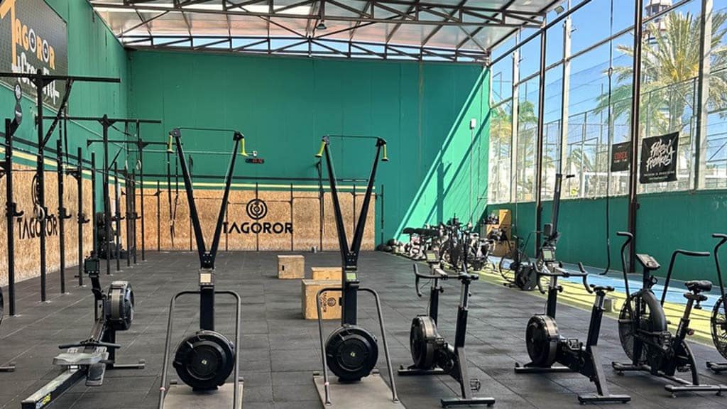 Lanzarote-Fitnessurlaub-Community-Auszeit-auf-Lanzarote-mit-Hyrox-CrossFit-Box-WoD-TAGODOR-Fitnessurlaub-Lanzarote-Training-Coaching-Fitness-Holiday-Spanien-Fitnessurlaub-fuer-Reiseathleten