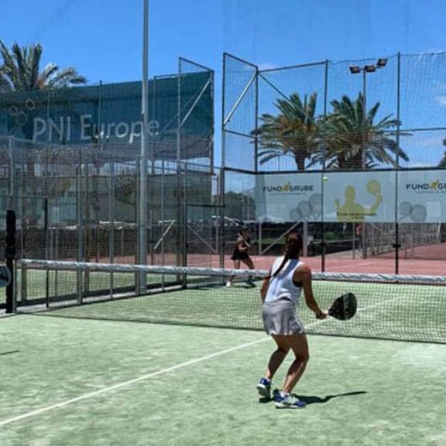 Lanzarote-Fitnessurlaub-Community-Auszeit-auf-Lanzarote-mit-Hyrox-Fariones-Suites-Hotel-Deportivo-CrossFit-Padel-Tennis-Fariones-Sports-Center-Coaching-Fitnessurlaub-Lanzarote-ALL-INKLUSIVE-Training-Coaching-Fitness-Holiday-Spanien-Fitnessurlaub-fuer-Reiseathleten