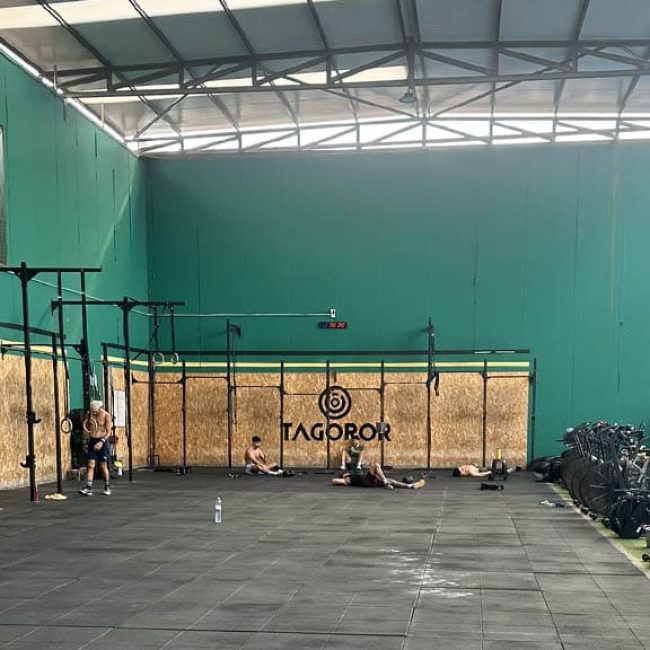 Lanzarote-Fitnessurlaub-Community-Auszeit-auf-Lanzarote-mit-Hyrox-Fariones-Suites-Hotel- Centro Deportivo-CrossFit-Fariones-Sports-Center-Fitnessurlaub-Lanzarote-Training-Coaching-Fitness-Holiday-Spanien-Fitnessurlaub-fuer-Reiseathleten