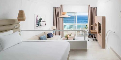 Lanzarote-Fitnessurlaub-Community-Auszeit-auf-Lanzarote-mit-Hyrox-Fariones-Suites-Hotel-Zimmeroption-Fariones-Sports-Center-Coaching-Hyrox-Simulation-ALL-INKLUSIVE-Fitnessurlaub-Lanzarote-Training-Coaching-Fitness-Holiday-Spanien-Fitnessurlaub-fuer-Reiseathleten