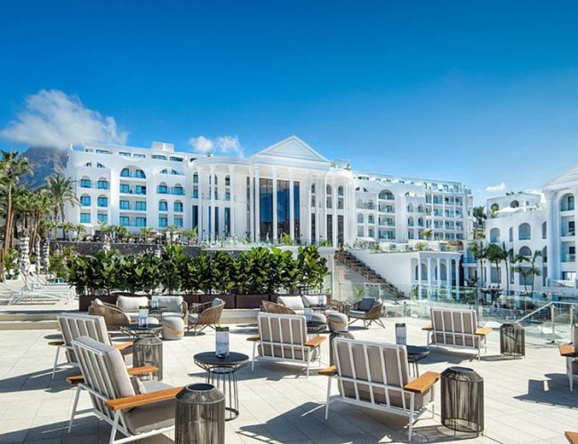 Fitness holiday in Tenerife AnnaMakesButter Retreat-Outdoor-Bar-Princess-Inspire-Tenerife-Fitness-vacation-for- Travelling Athletes