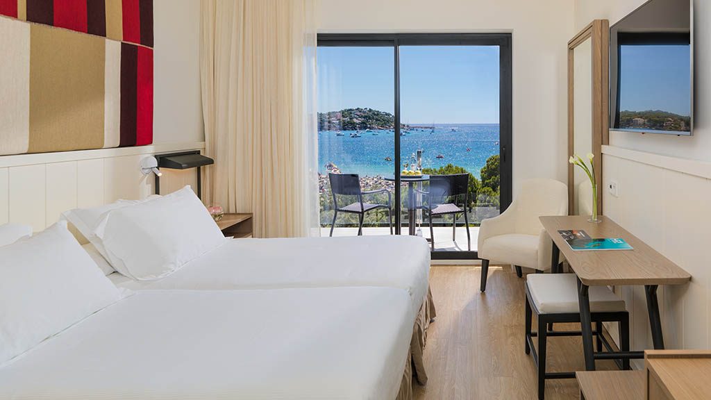 Copyright uses for H10 Hotels for sales and marketing promotions only.