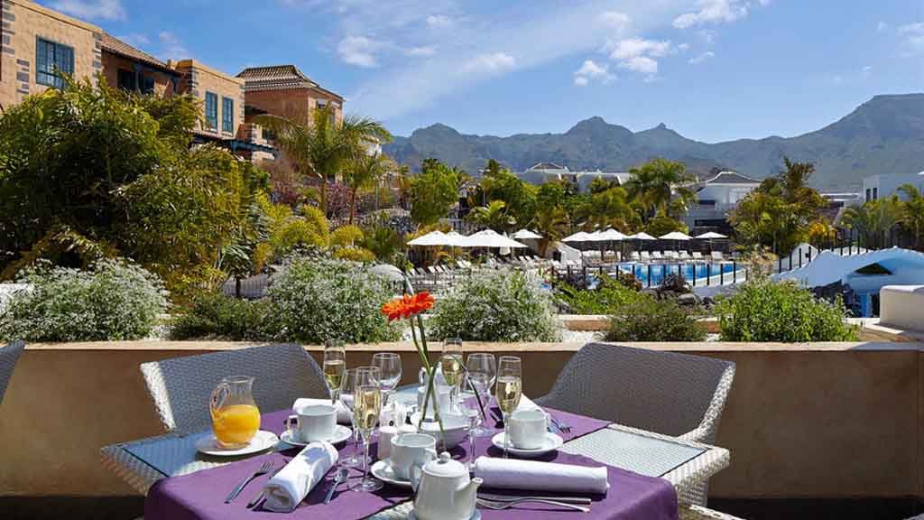 Hotel - Breakfast table - Hotel Suite Villa Maria - Fitness Vacation Tenerife - Fitness Vacation for Travelling Athletes
