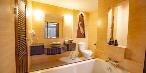 Exklusives Hotel & All-Inklusive Programm von PhuketFit–Navatara Phuket Resort Badezimmer-Zimmer Optionen-Fitness Holiday Thailand-Fitnessreisen für Reiseathleten