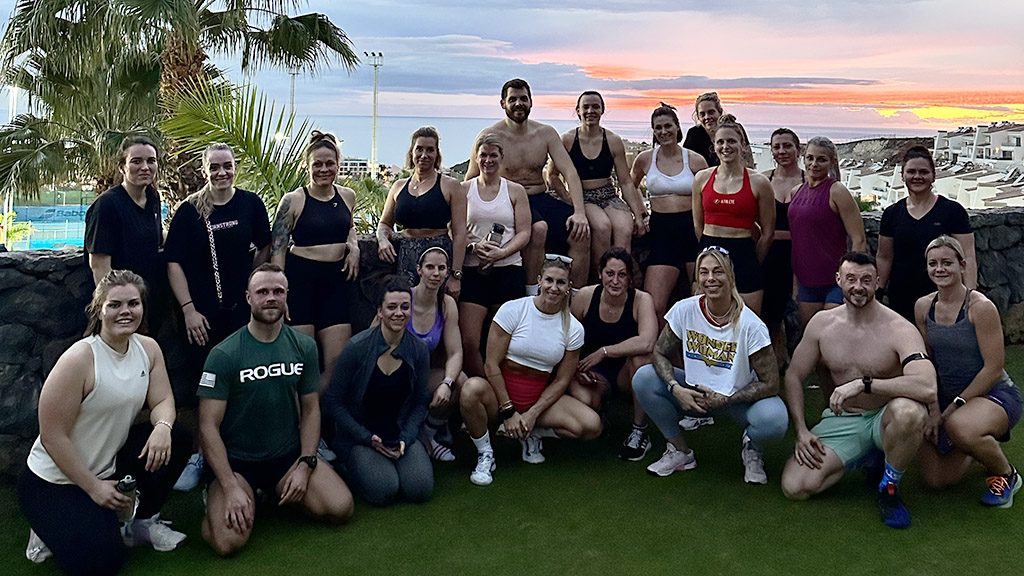 Official training camp in Tenerife Training and coaching with Hyrox world champion Martin Michelius and top athlete Max Löw Sunset group picture Fitness holidays Tenerife Fitness holidaysTravelling Athletes