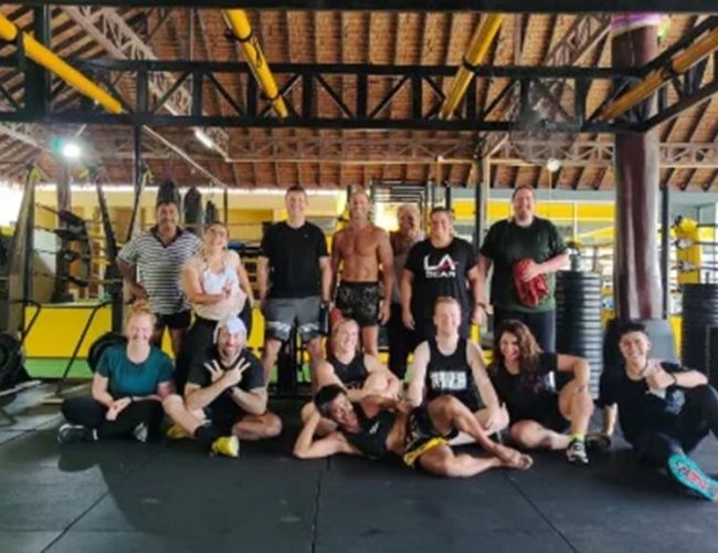 PhuketFit-Fitnessurlaub-Crossttraining-HIIT-workouts-Gruppenkurse-Community-Fitness-Holidays-Phuket-Thailand-Fitness-Vacation-Phuket-Thailand-Reiseathleten