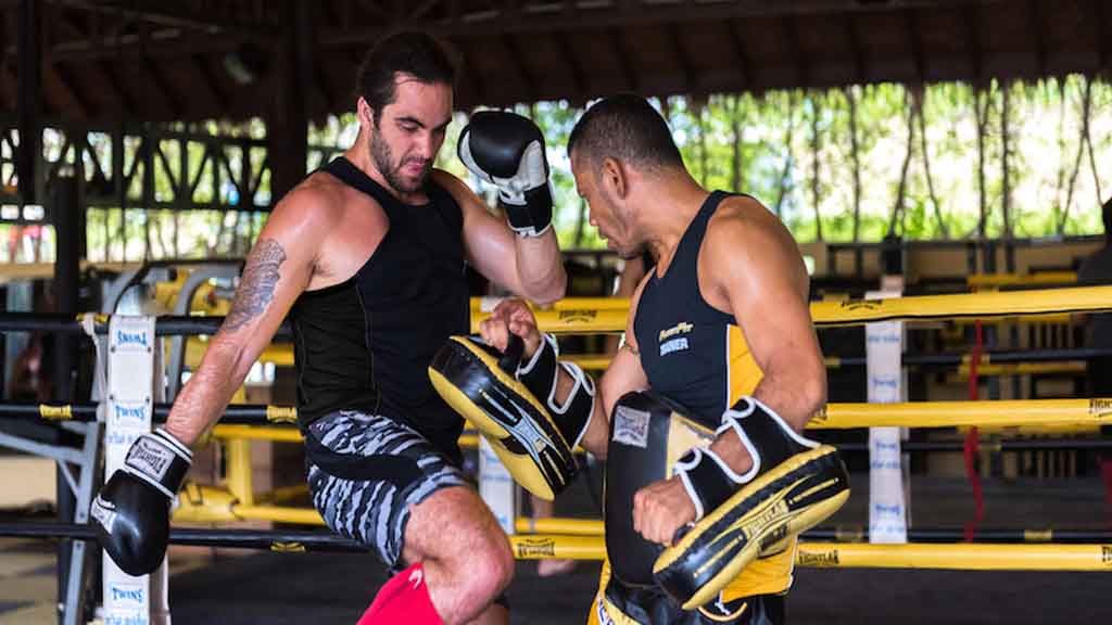 Exklusives Hotel & All-Inklusive Programm von PhuketFit-Conditioning-Pads-Muay-Thai-Training-Group-Class-Coaching-Personal Training-Fitness-Holidays-Thailand-Fitness-Holidays-Phuket-Fitness-Holiday-for-Travelling-Athletes-Fitnessurlaub-fuer-Reiseathleten