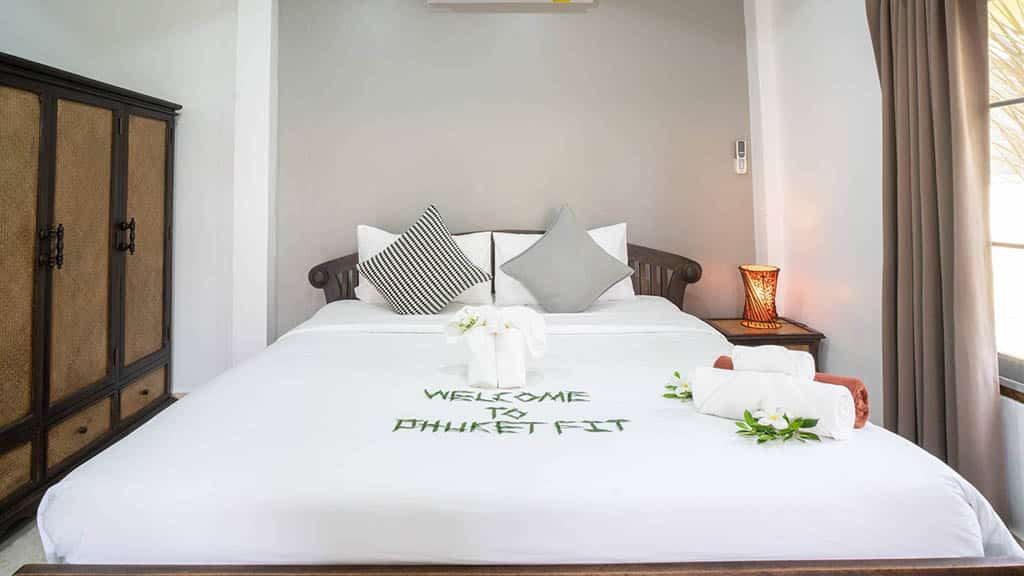 Exklusives-Hotel-&-All-Inklusive-Programm-von-PhuketFit–Fitnessurlaub-Thailand-Flexible-Reisedauer-Superior-Villa-Fitnessurlaub-Phuket-Fitness-Holiday-Thailand-Reiseathleten