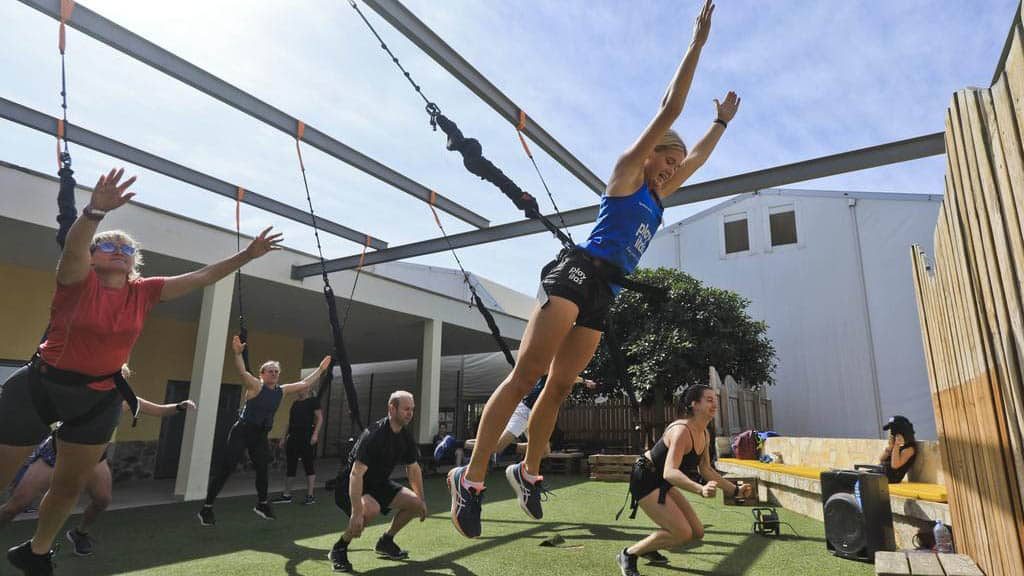 Playitas Fitnessreise-der-Allrounder-auf-Fuerteventura-Jump-Fitness-Training-Bungee-Outdoor-Training-Fitnessurlaub-Fuerteventura-Reiseathleten