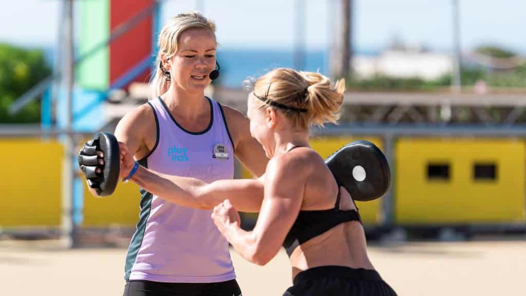 Playitas Fitnessreise-der-Allrounder-auf-Fuerteventura-Pads-Training-Martial-Arts-Outdoor-Training-Fitnessurlaub-Fuerteventura-Reiseathleten