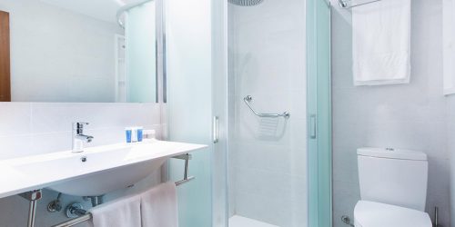 Reverence Hotel - Badezimmer Comfort Zimmer - Fitnessreise Mallorca - Fitnessurlaub für Reiseathleten