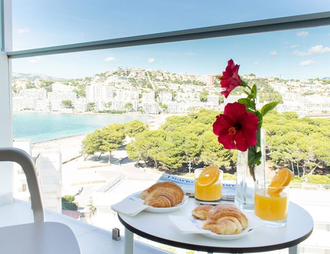 Reverence Hotel - Comfort Zimmer mit seitlichem Meerblick - Fitnessreise Mallorca - Fitnessurlaub für Reiseathleten 2