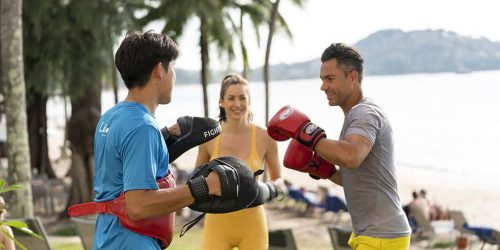 Traumhaftes-Saii-Laguna-Resort-meets-Bangtao-Muay-Thai-MMA-Fitness-Camp-in-Phuket-Trainiere-mit-den-Hickmann-Brothers-Meer-Lagune-Pads-Training-Kickboxen-Fitnessurlaub-Phuket-Thailand-Fitness-Holidays-Phuket-Thailand-Fitness-Vacation-Phuket-Thailand-Fitnessurlaub-fuer-Reiseathleten