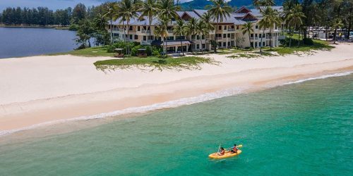 Traumhaftes-Saii-Laguna-Resort-meets-Bangtao-Muay-Thai-MMA-Fitness-Camp-in-Phuket-Trainiere-mit-den-Hickmann-Brothers-Kanu-Resort-Fitnessurlaub-Phuket-Thailand-Fitness-Holidays-Phuket-Thailand-Fitness-Vacation-Phuket-Thailand-Fitnessurlaub-fuer-Reiseathleten