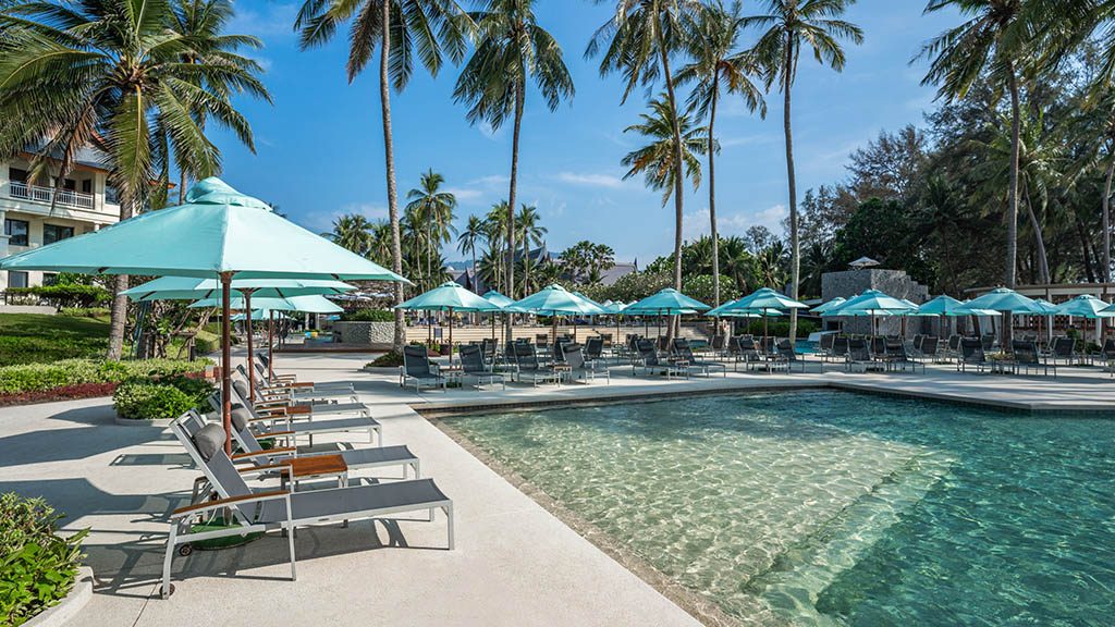 Traumhaftes-Saii-Laguna-Resort-meets-Bangtao-Muay-Thai-MMA-Fitness-Camp-in-Phuket-Trainiere-mit-den-Hickmann-Brothers-Pool-Resort-Fitnessurlaub-Phuket-Thailand-Fitness-Holidays-Phuket-Thailand-Fitness-Vacation-Phuket-Thailand-Fitnessurlaub-fuer-Reiseathleten