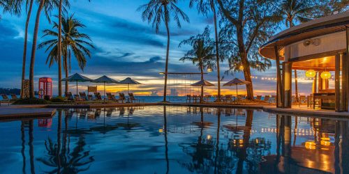 Traumhaftes-Saii-Laguna-Resort-meets-Bangtao-Muay-Thai-MMA-Fitness-Camp-in-Phuket-Trainiere-mit-den-Hickmann-Brothers-Pool-Bereich-Night-Fitnessurlaub-Phuket-Thailand-Fitness-Holidays-Phuket-Thailand-Fitness-Vacation-Phuket-Thailand-Fitnessurlaub-fuer-Reiseathleten