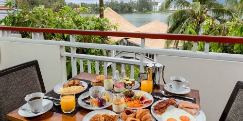 Traumhaftes-Saii-Laguna-Resort-meets-Bangtao-Muay-Thai-MMA-Fitness-Camp-in-Phuket-Trainiere-mit-den-Hickmann-Brothers-Locavore-Breakfast-Restaurant-Fitnessurlaub-Phuket-Thailand-Fitness-Holidays-Phuket-Thailand-Fitness-Vacation-Phuket-Thailand-Fitnessurlaub-fuer-Reiseathleten