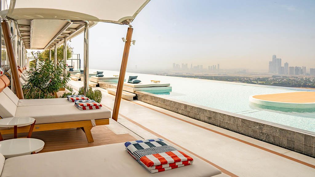 Siro One Zaabeel - Tapasake Pool - Fitness und Erholung mit Reiseathleten - Fitnessurlaub Dubai
