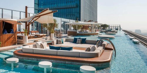Siro One Zaabeel - Tapasake Pool - Sunbeds - Fitness und Erholung mit Reiseathleten - Fitnessurlaub Dubai.jpg