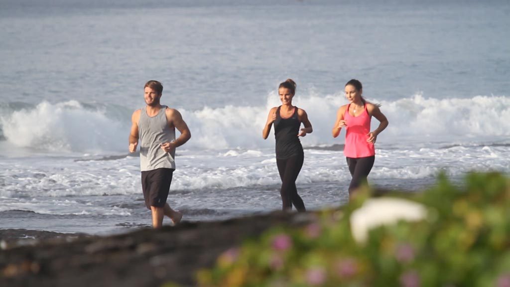 Beach running - Komune Resort &amp; Beach Club in Bali - Fitness vacation in Bali for Travelling Athletes