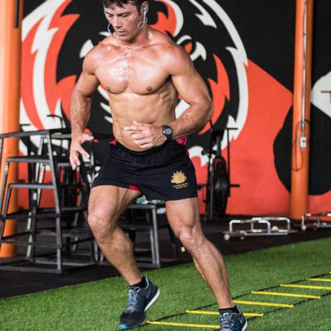 Tiger-Muay-Thai-Fitness-Camp-Muay-Thai-Crosstraining-Beachworkout-Conditioning-HIIT-Crosstraining-Group-Course-Fitness-Holidays-Thailand-Fitness-Holidays-Phuket-Fitness-Holiday-for-Traveling-Athletes-Fitness-Holiday-for-TravelingTravelling Athletes