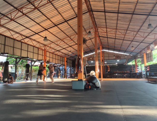 Tiger-Muay-Thai-Fitness-Camp-Muay-Thai-Crosstraining-Beachworkout-Outdoor-Trainingarea-HIIT-Crosstraining-Group-Course-Fitness-Holidays-Thailand-Fitness-Holidays-Phuket-Fitness-Holiday-for-Traveling-Athletes-Fitness-Holiday-for-TravelingTravelling Athletes