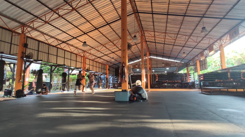 Tiger-Muay-Thai-Fitness-Camp-Muay-Thai-Crosstraining-Beachworkout-Outdoor-Trainingarea-HIIT-Crosstraining-Group-Course-Fitness-Holidays-Thailand-Fitness-Holidays-Phuket-Fitness-Holiday-for-Traveling-Athletes-Fitness-Holiday-for-TravelingTravelling Athletes