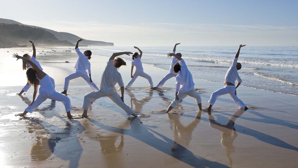 Yoga on the beach - Paradis Plage Surf Yoga & Spa Resort - Fitness vacation with Travelling Athletes - Morocco Plage